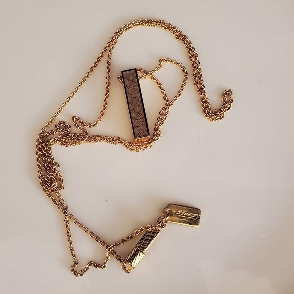 Coach Gold Tone Signature C Logo Bar Pendant‎ Necklace Monogram Long Chain